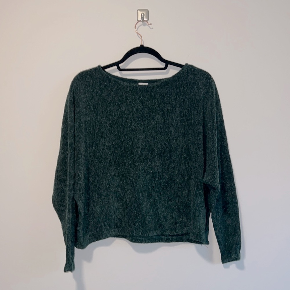🍃 Green Fuzzy Sweater